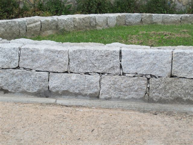 Natural Granite Kerbstone Road Curb Stone with Pineapple Surface