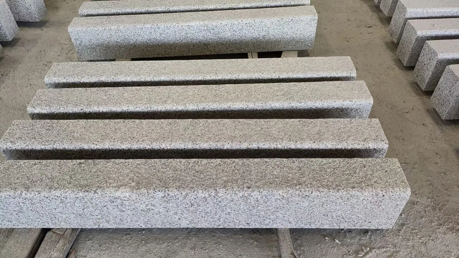 Flamed G603 Light Grey Granite Kerbstone for Outdoor Landscaping