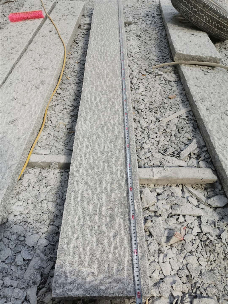 Grey and Black Granite Palisade Stone for Garden and Outdoor Landscape