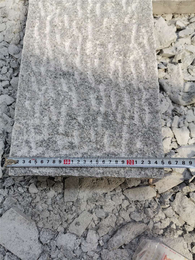 Grey and Black Granite Palisade Stone for Garden and Outdoor Landscape