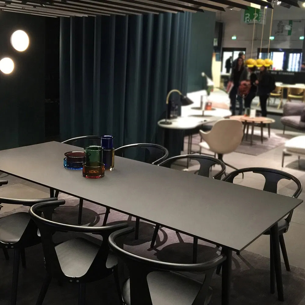 Black Compact Laminate Tableto