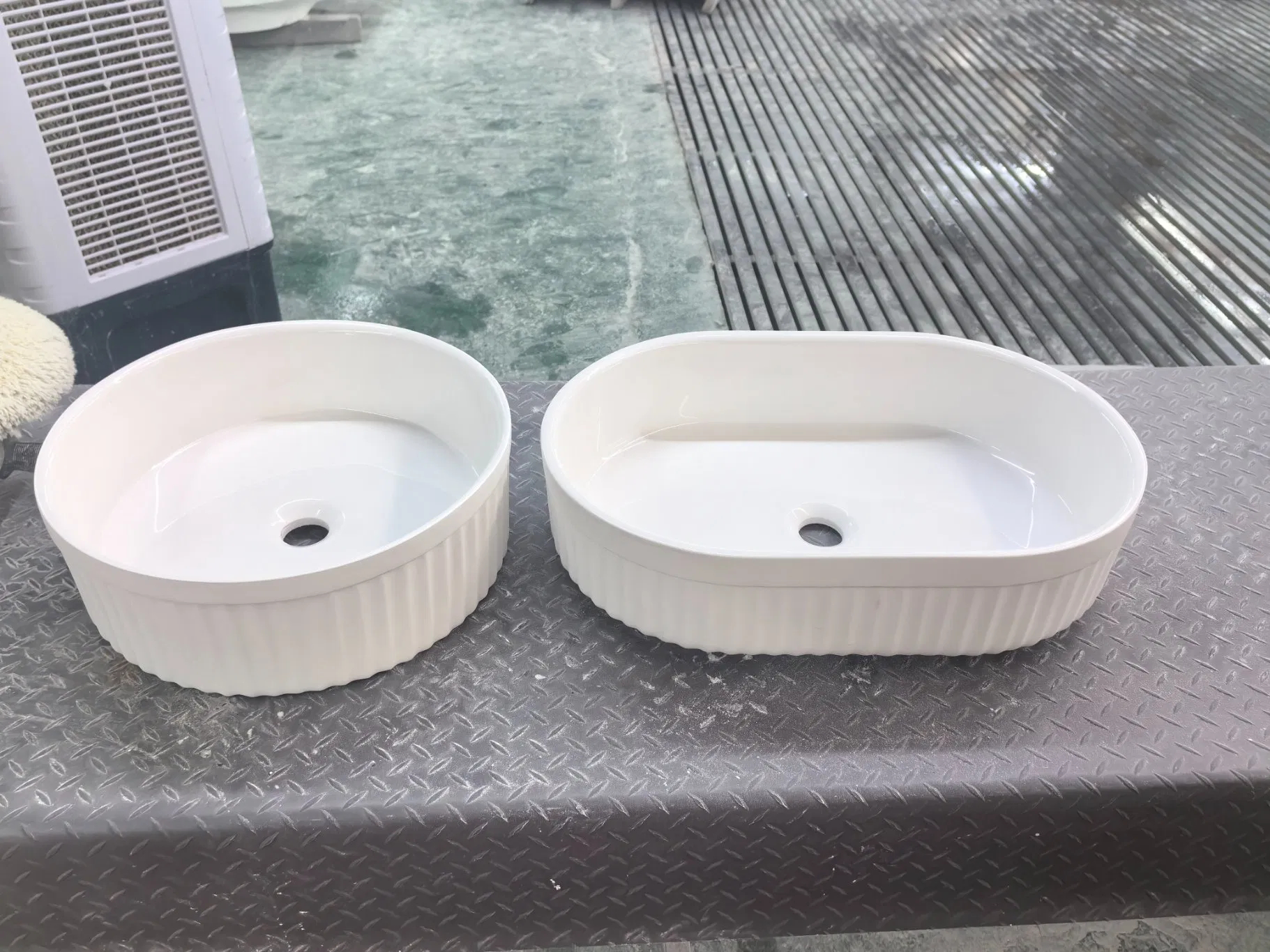 White Artificial Stone Solid Surface Above Counter Wash Basin
