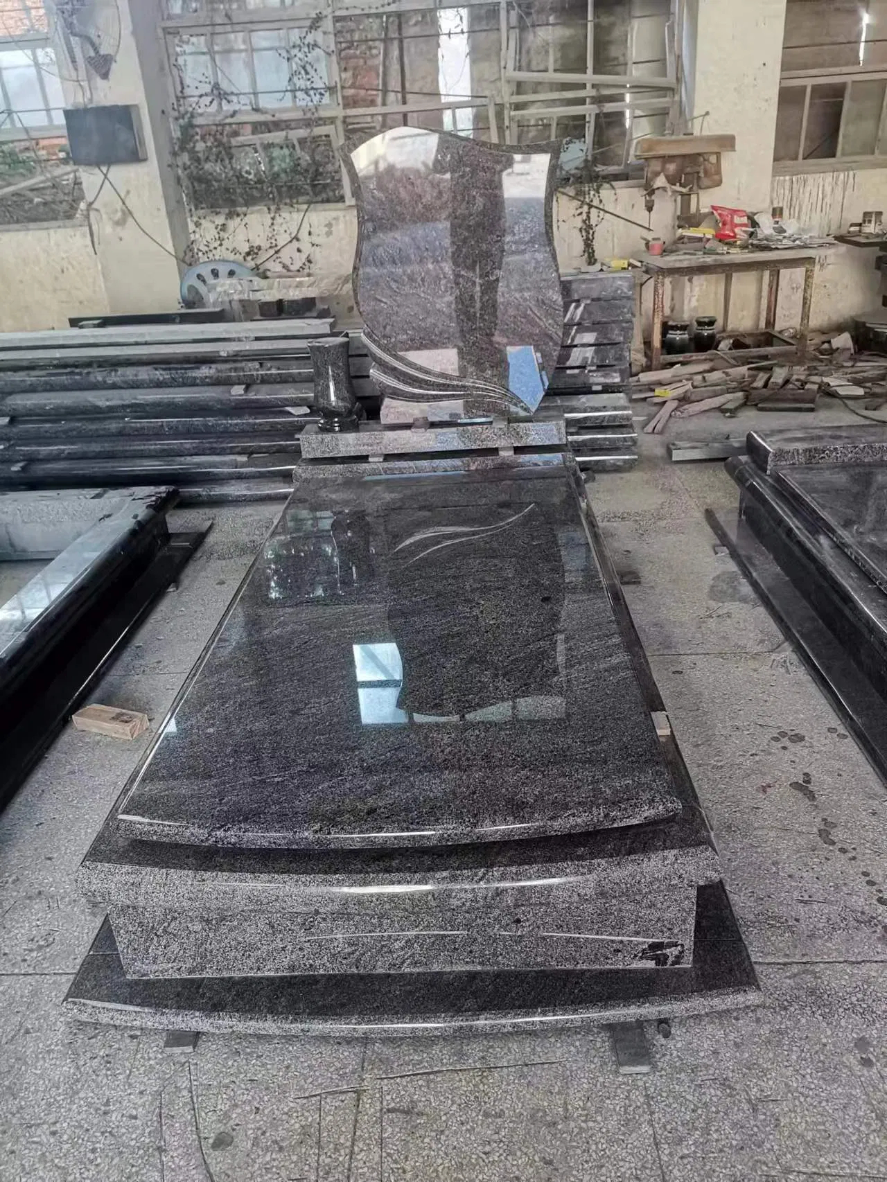 Hungarian Style Multicolor Granite Full Grave Tombstone